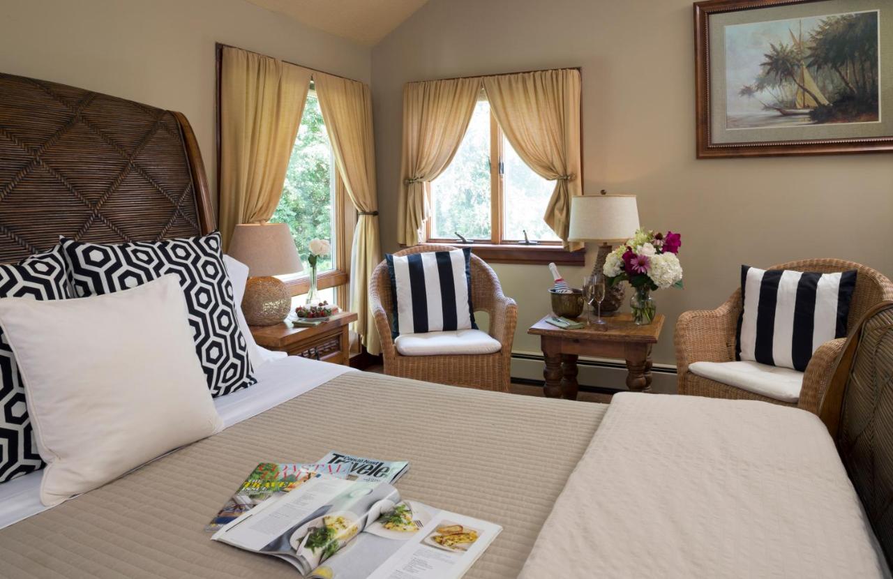 | Abbey's Lantern Hill Inn