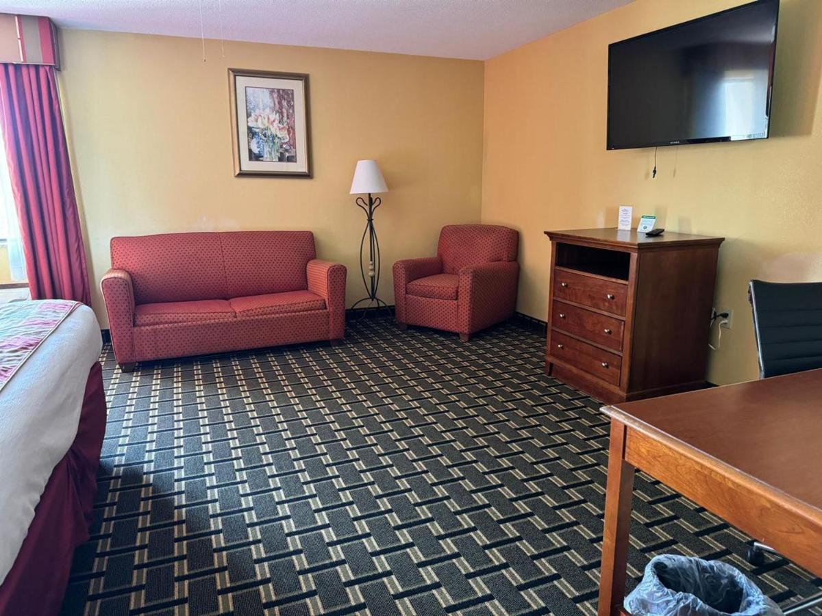 King Suite - Non-Smoking at Baymont by Wyndham Springfield IL