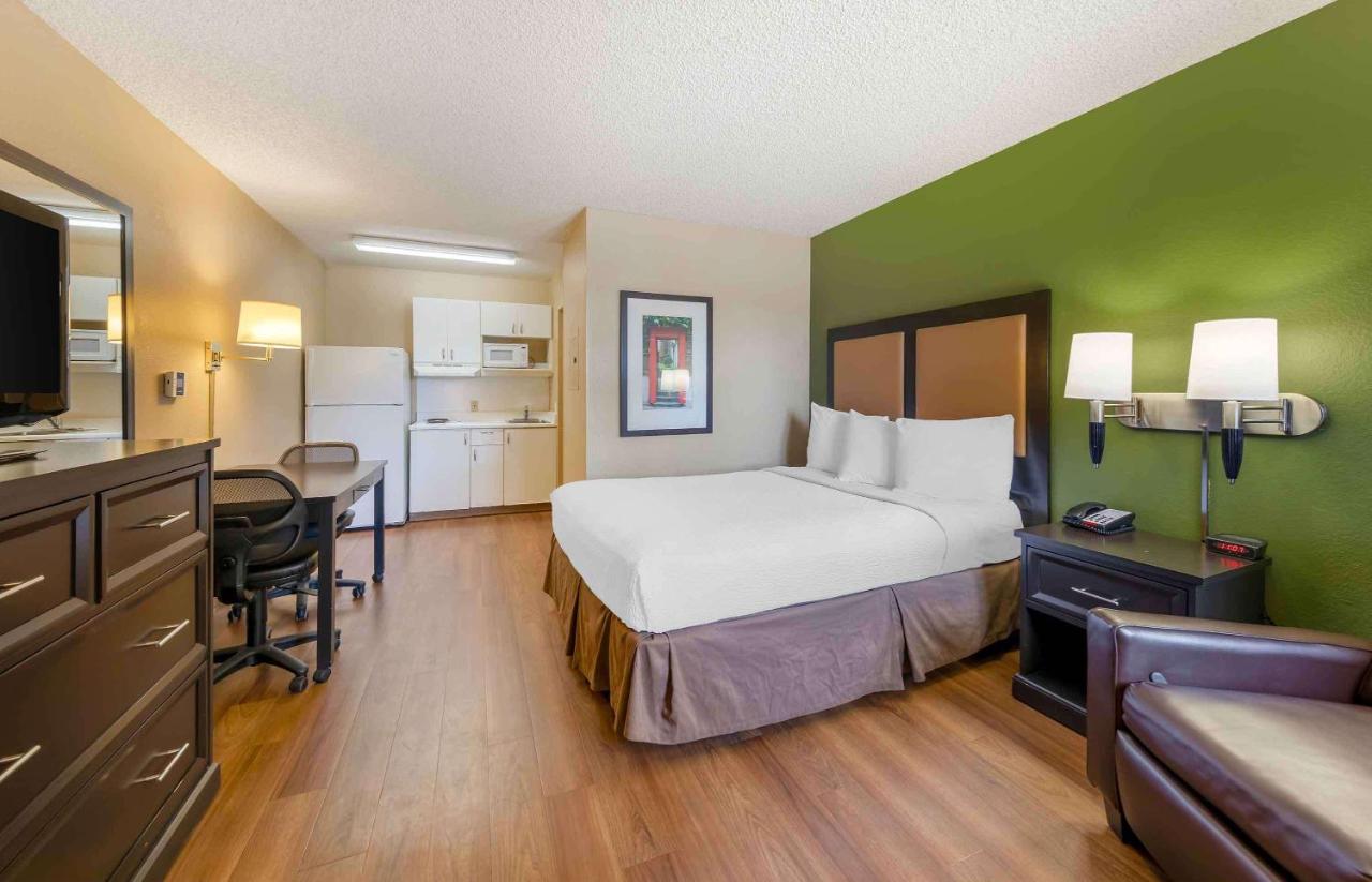 Queen Studio - Non-Smoking at Extended Stay America Suites Bakersfield California Avenue