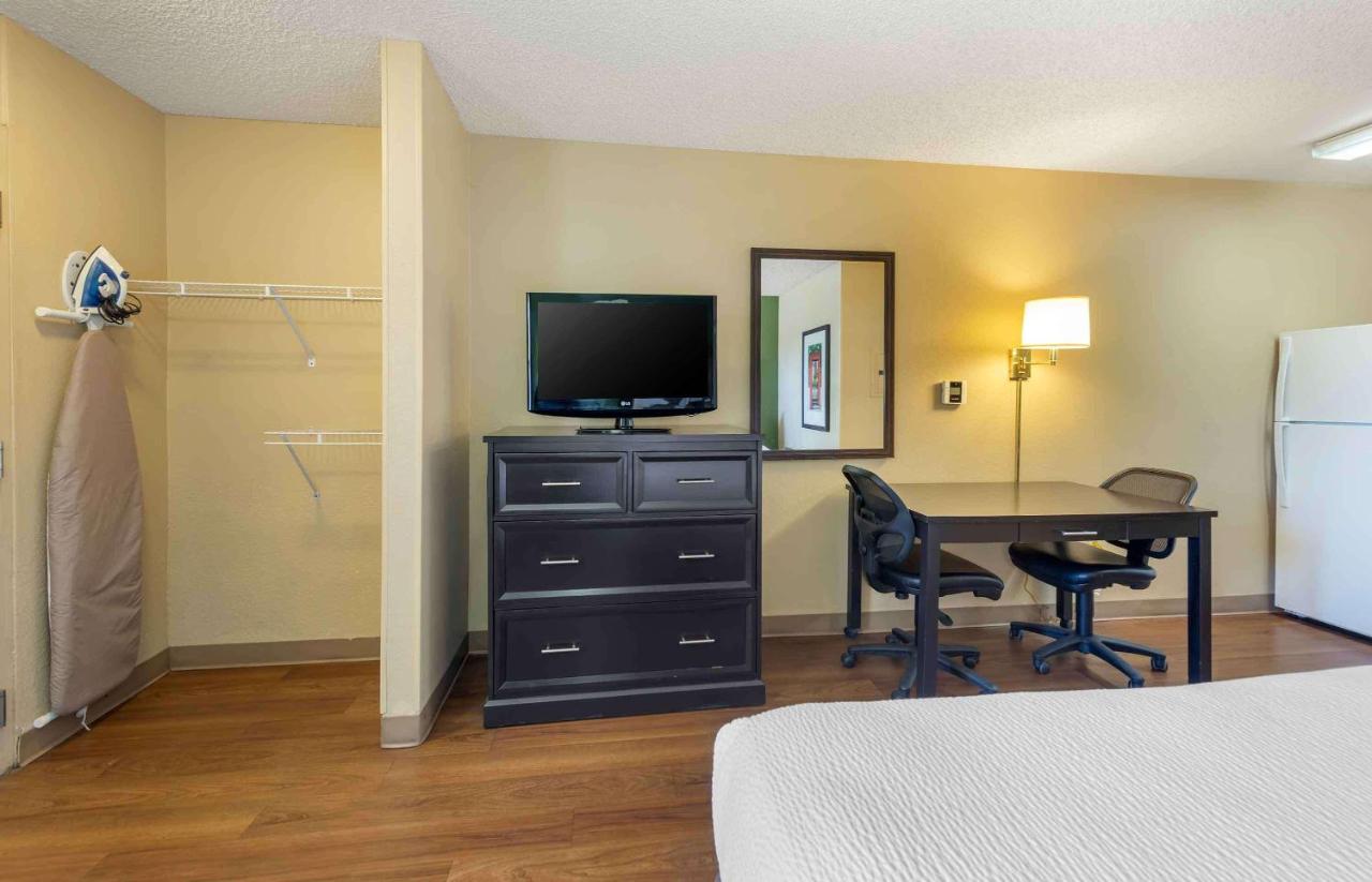 Queen Studio - Non-Smoking at Extended Stay America Suites Bakersfield California Avenue