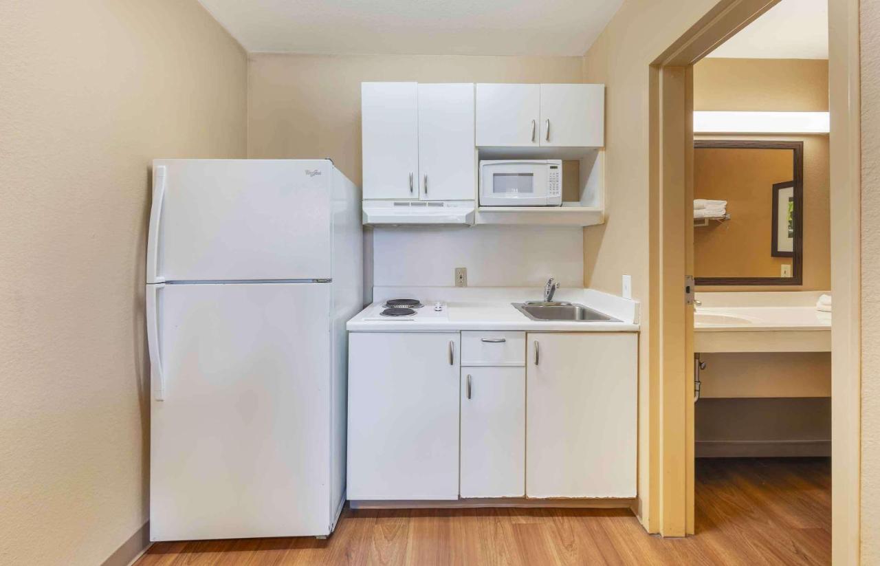 Queen Studio - Non-Smoking at Extended Stay America Suites Bakersfield California Avenue