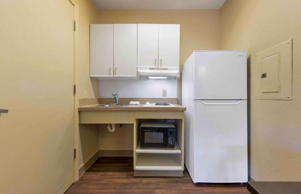 Queen studio with 1 Queen Bed - Disability Access/Non-Smoking at Extended Stay America Suites Bakersfield California Avenue