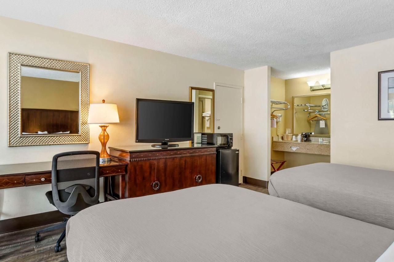 Double Room with Two Double Beds - Non-Smoking at Quality Inn Alachua - Gainesville Area