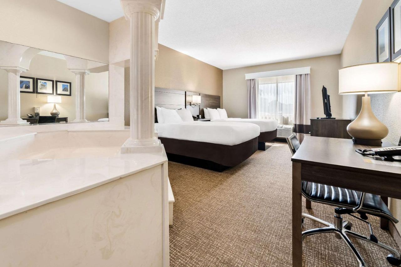 Queen Suite with Two Queen Beds at Comfort Suites near Robins Air Force Base
