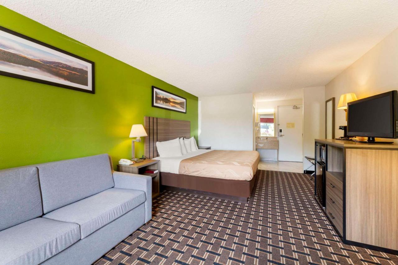 | Rodeway Inn Huron