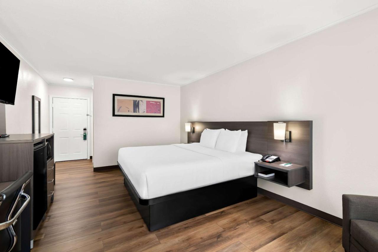 | Quality Inn Merrimack - Nashua
