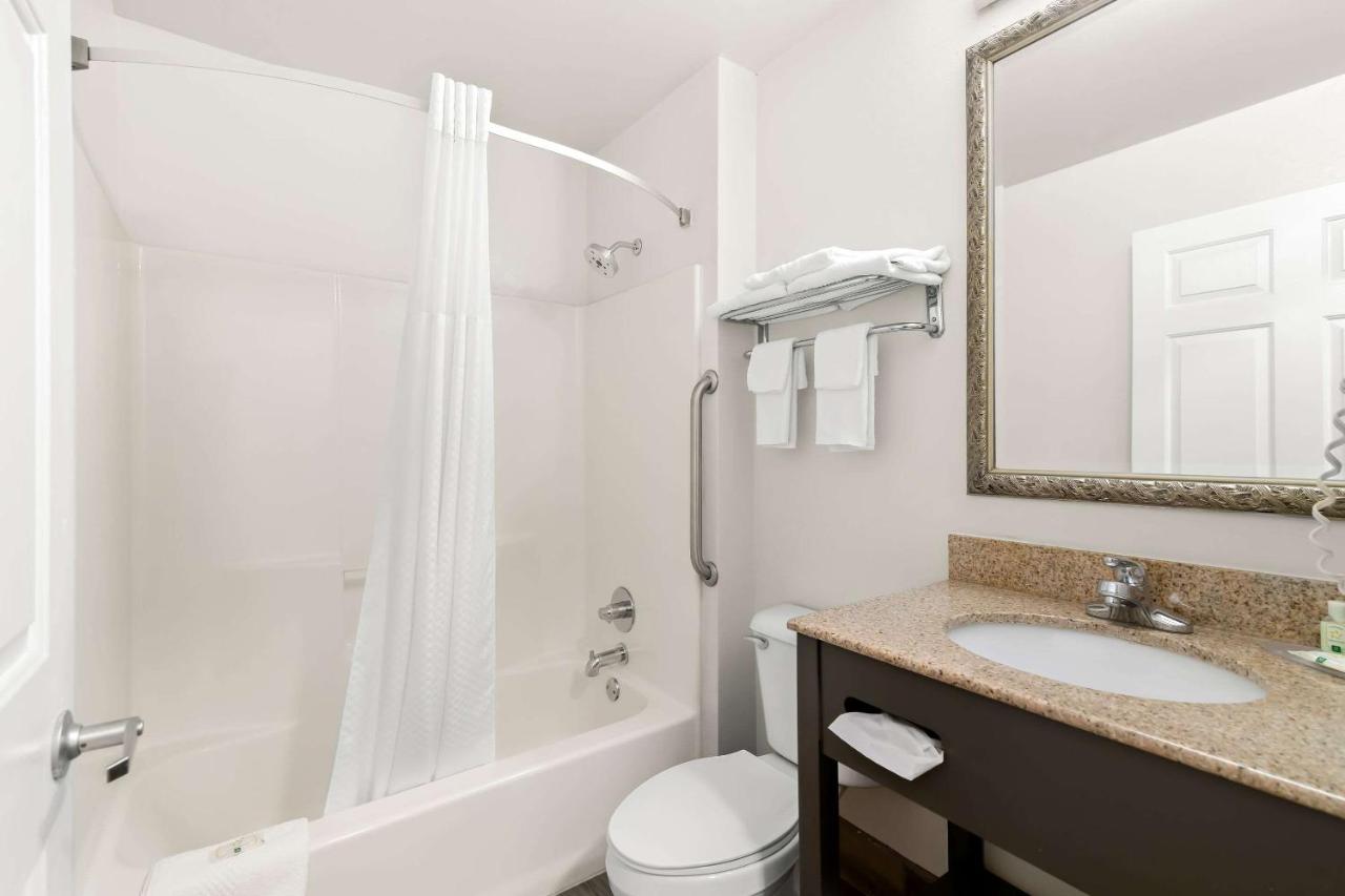 | Quality Inn Merrimack - Nashua