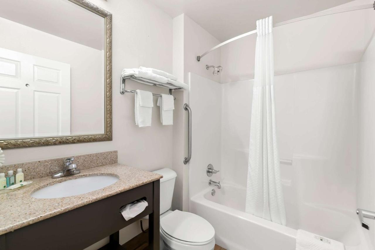 Queen Suite with Two Queen Beds - Non-Smoking at Quality Inn Merrimack - Nashua