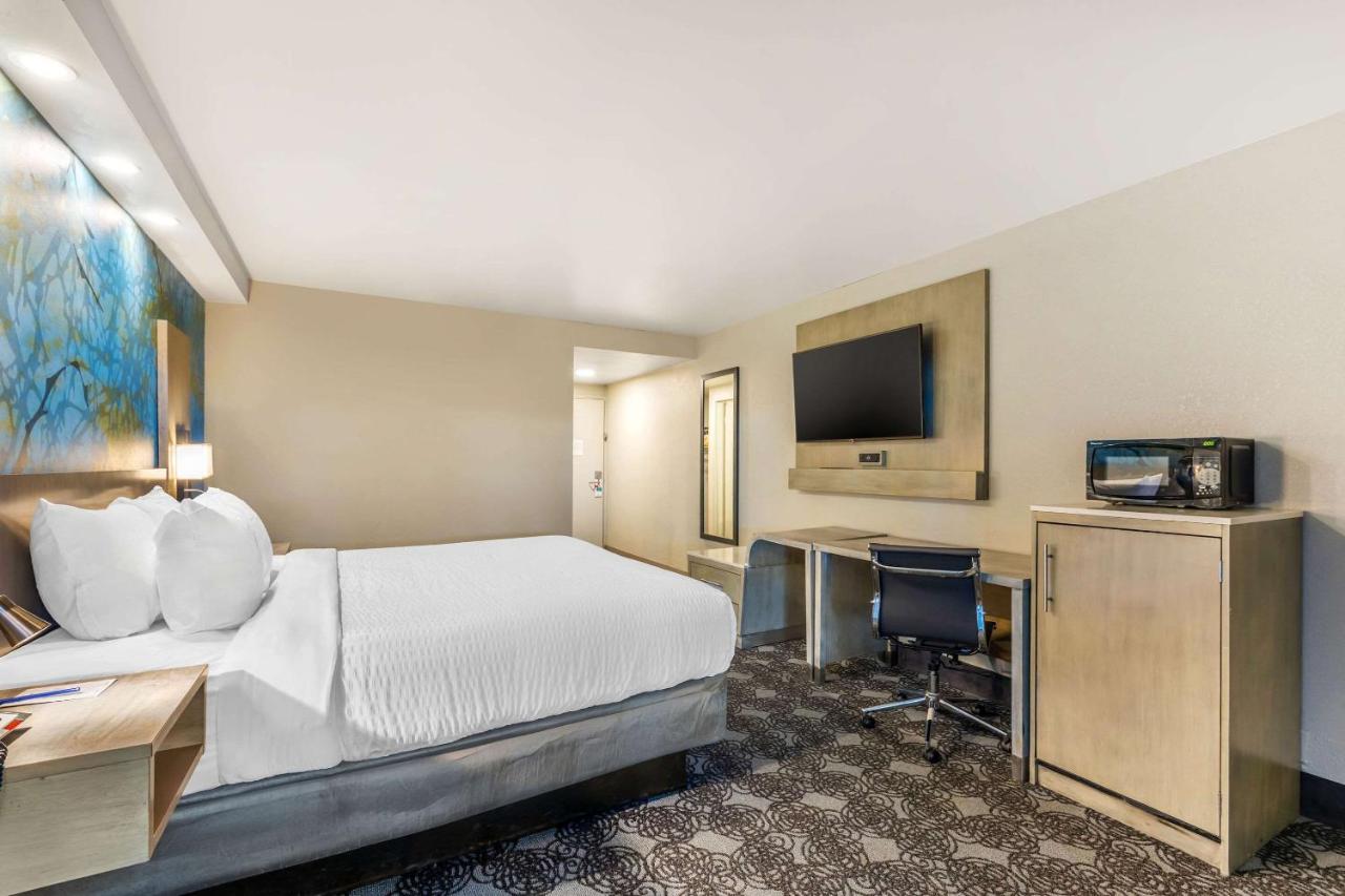 | Clarion Inn Murfreesboro