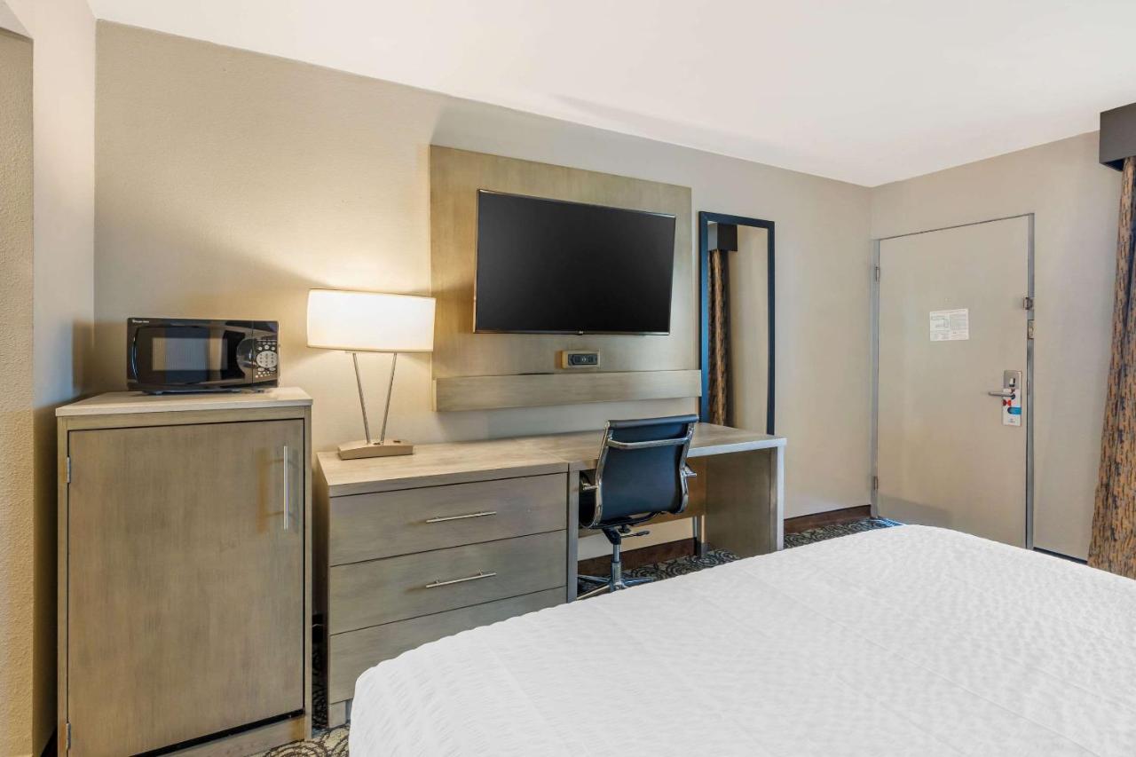 | Clarion Inn Murfreesboro