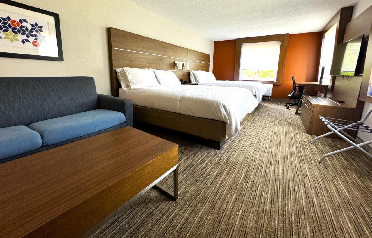 | Holiday Inn Express & Suites - Lincoln East - White Mountains, an IHG Hotel