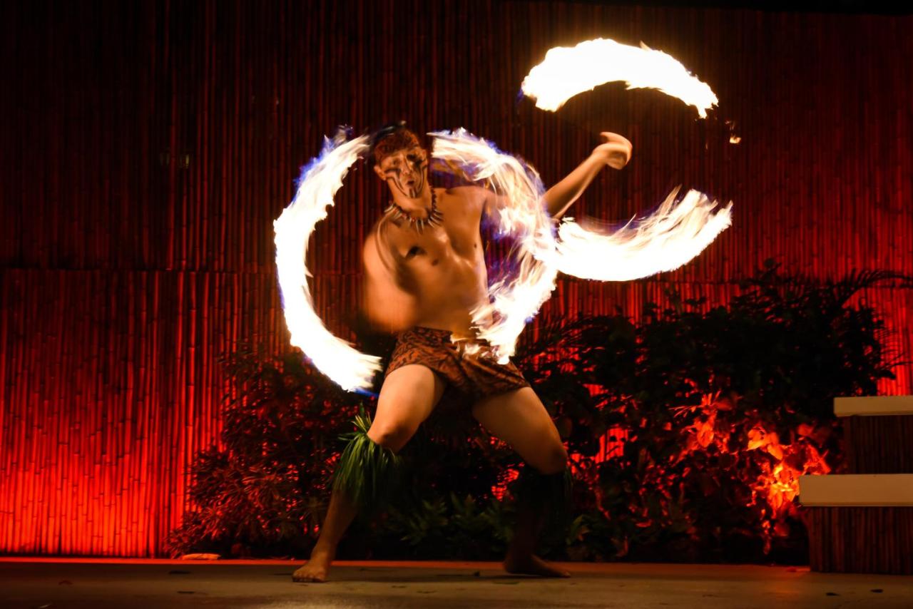 | Royal Lahaina Resort & Bungalows