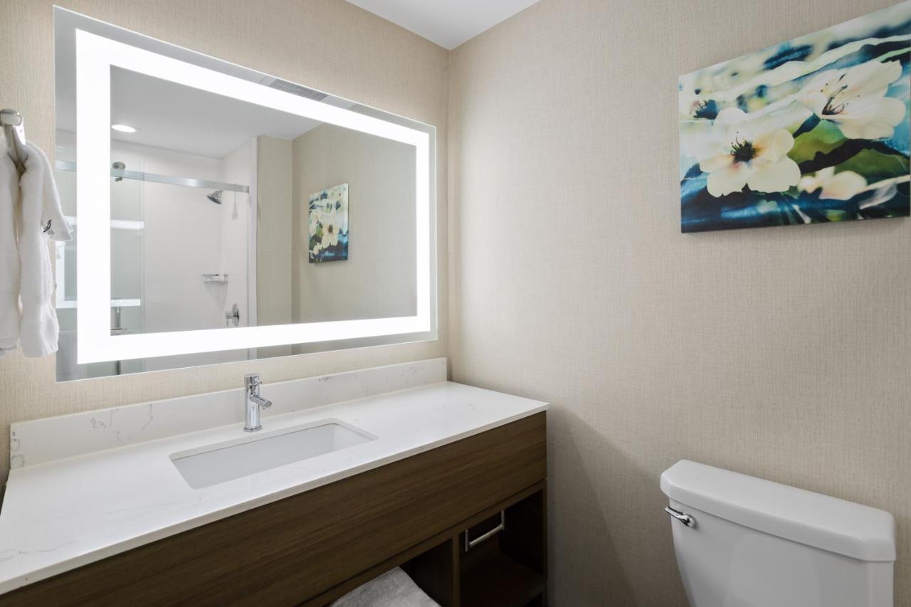 King Room - Non-Smoking at La Quinta Inn & Suites by Wyndham Locust Grove
