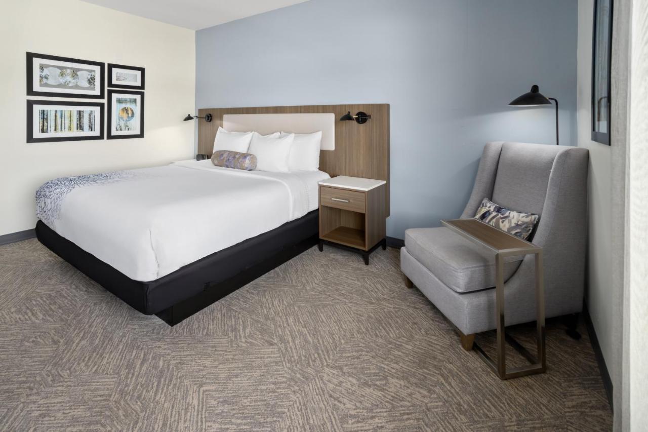 King Room - Non-Smoking at La Quinta Inn & Suites by Wyndham Locust Grove