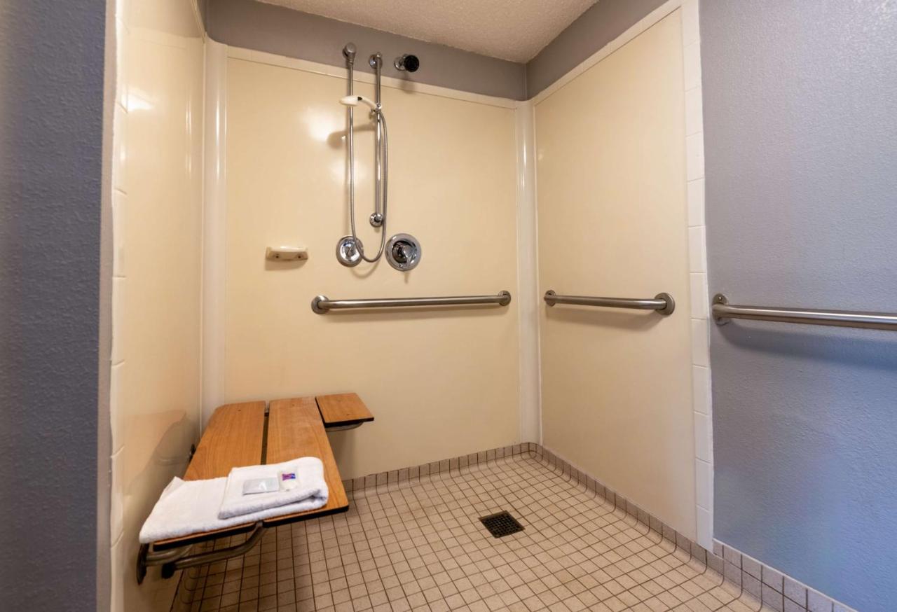  | Motel 6-Charlotte, NC - Coliseum