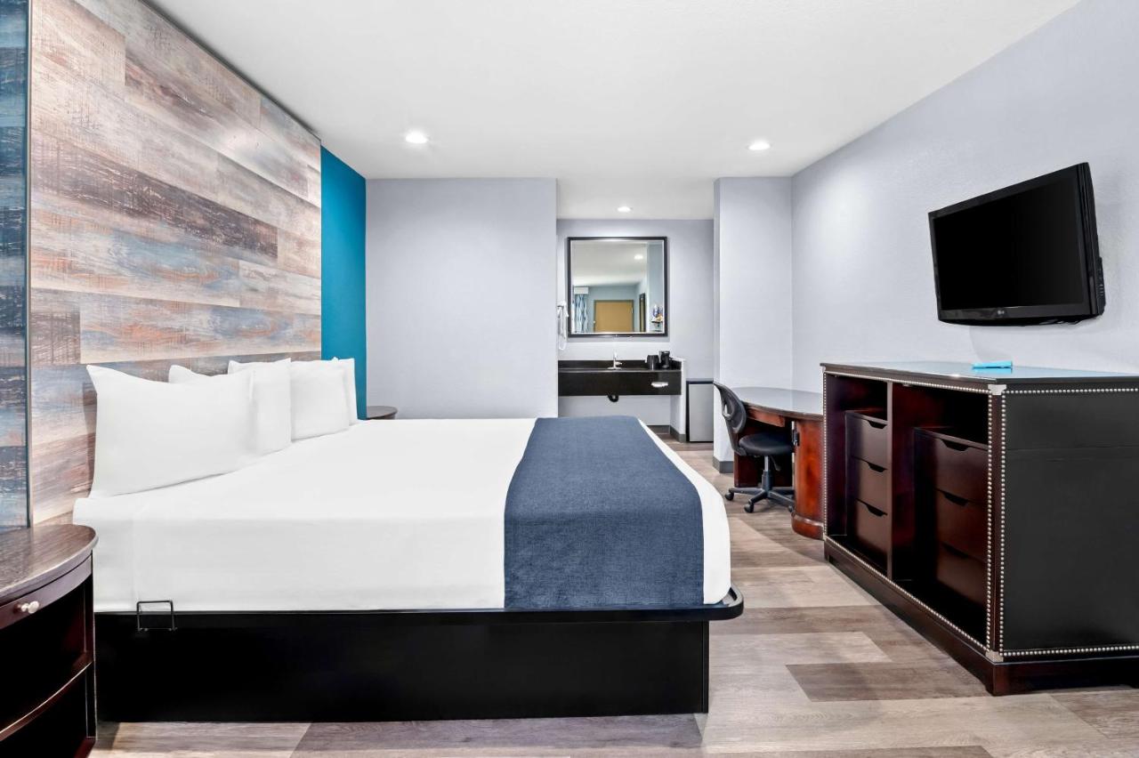 King Room - Non-Smoking at SureStay Hotel by Best Western Buena Park Anaheim