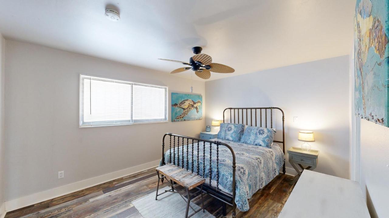  | 625 Queens Grant