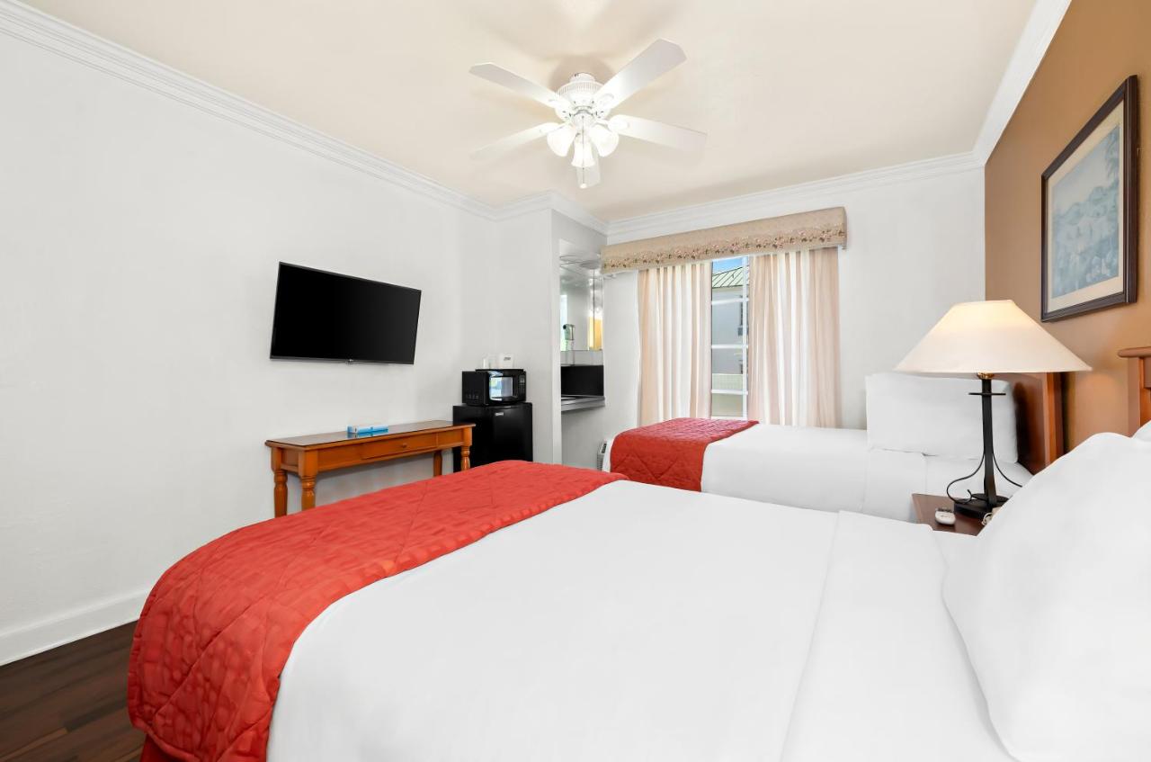 2 Double Beds Non Smoking at Americas Best Value Inn Historic Clewiston Inn