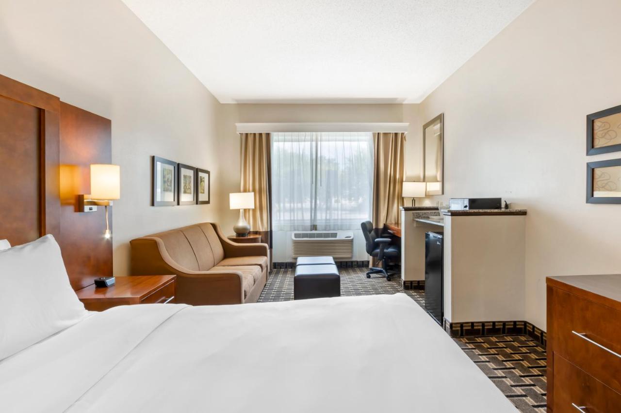 Efficiency Queen Suite - Accessible/Non-Smoking at Comfort Inn Summerville - Charleston