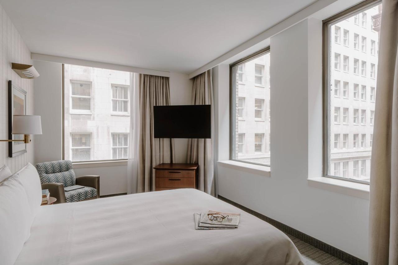 Superior Queen Room at Club Quarters Hotel, Central Loop, Chicago