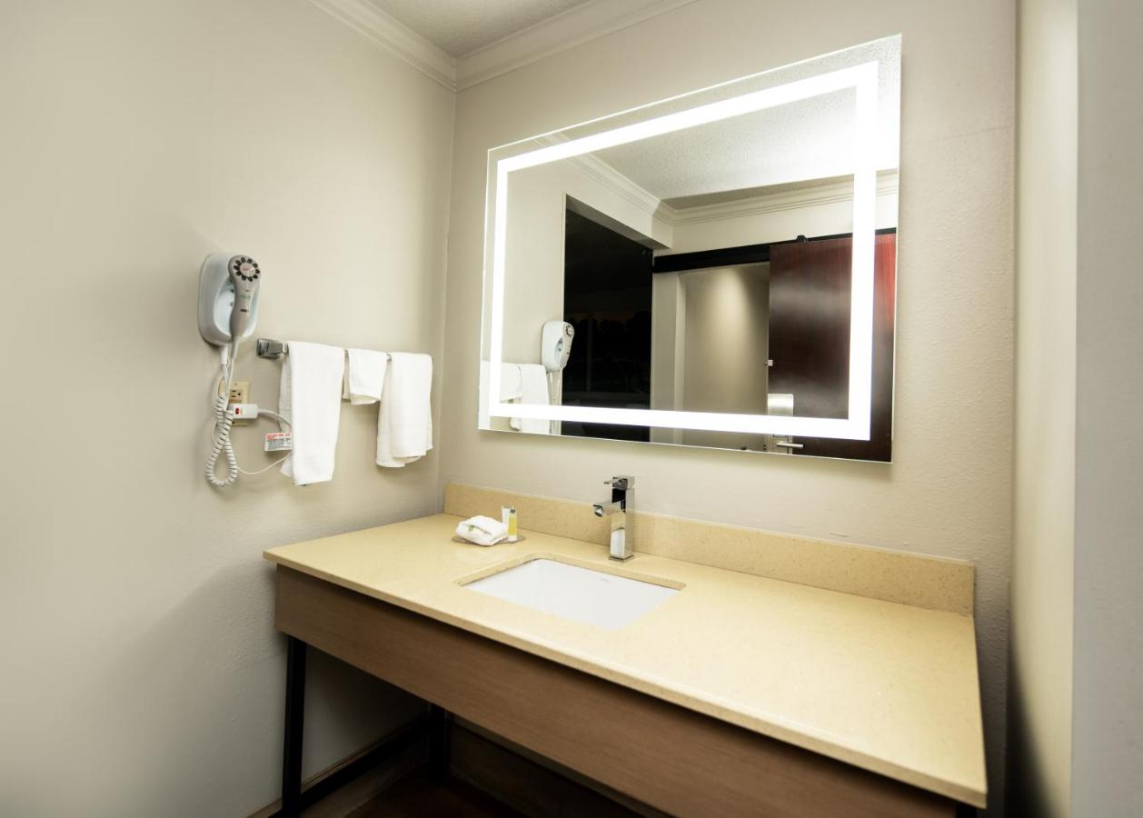 King Studio Suite - Non-Smoking at Days Inn by Wyndham Fort Smith