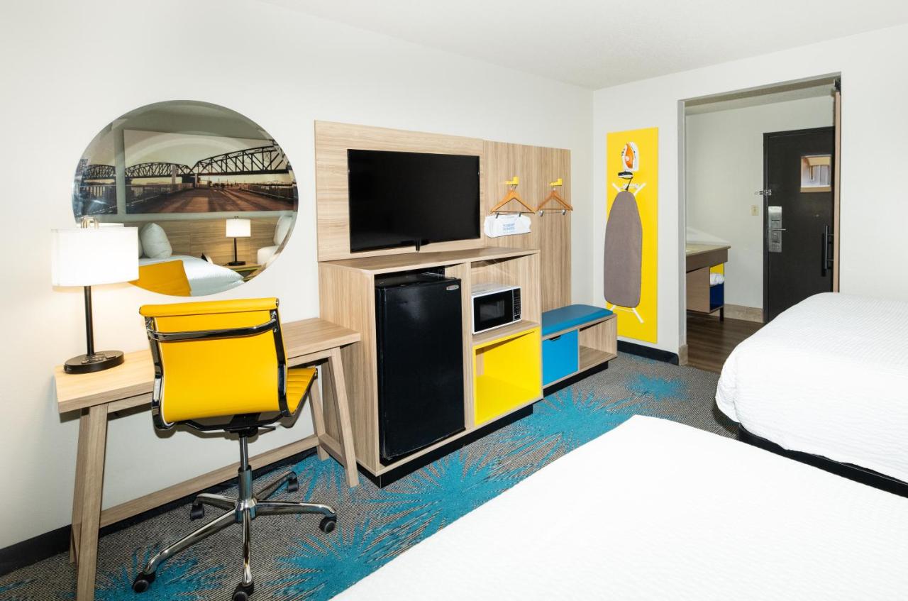 King Room - Non-Smoking at Days Inn by Wyndham Fort Smith