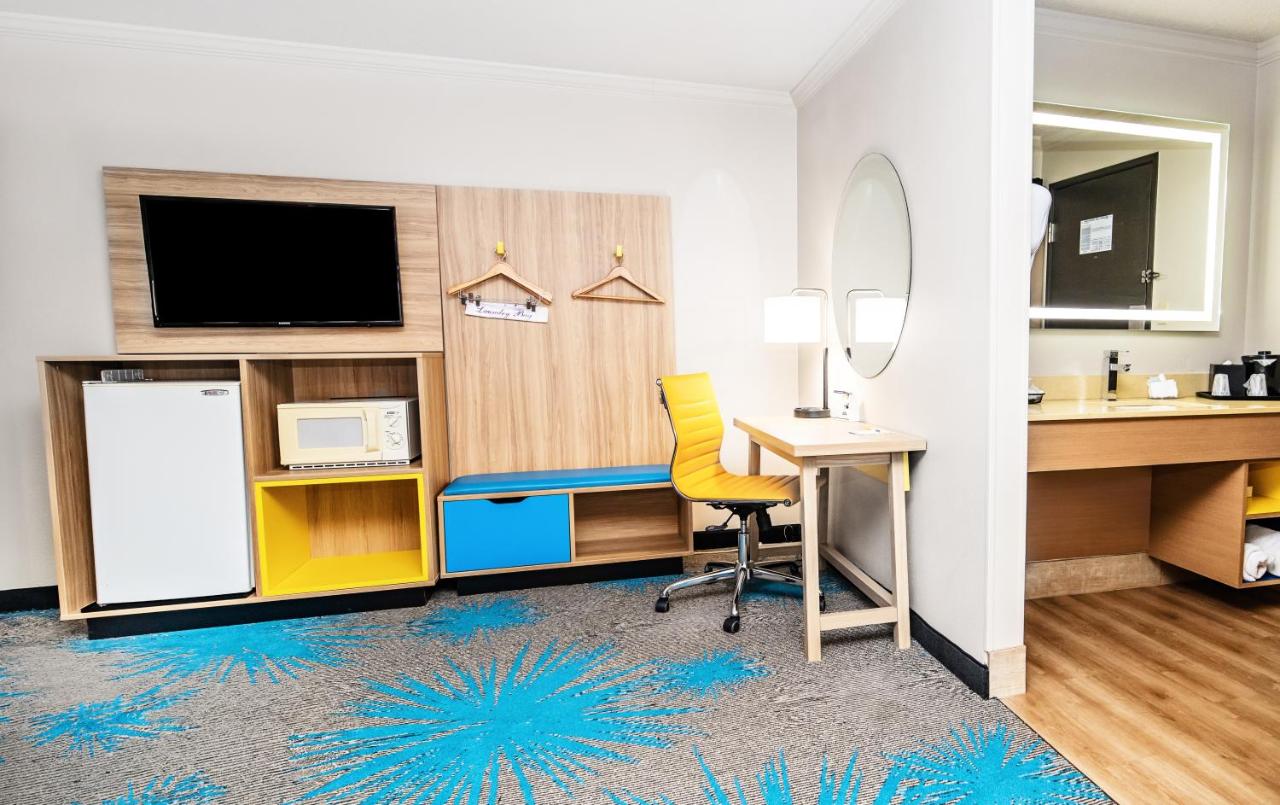King Studio Suite - Non-Smoking at Days Inn by Wyndham Fort Smith