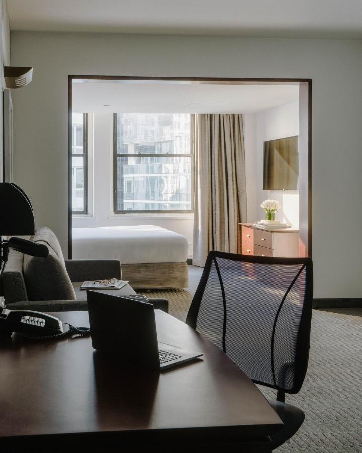 Superior Queen Room at Club Quarters Hotel Wacker at Michigan, Chicago