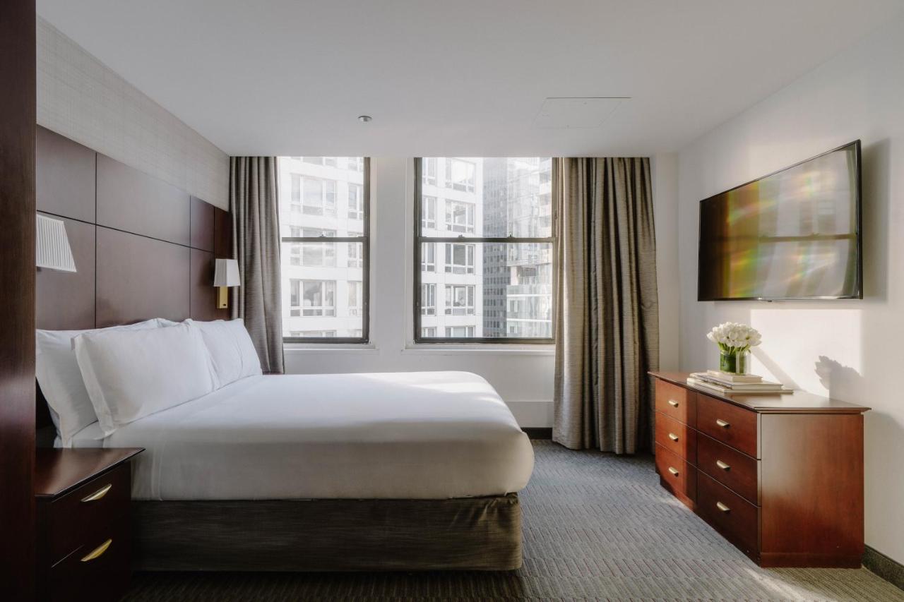 Quadruple Room at Club Quarters Hotel Wacker at Michigan, Chicago