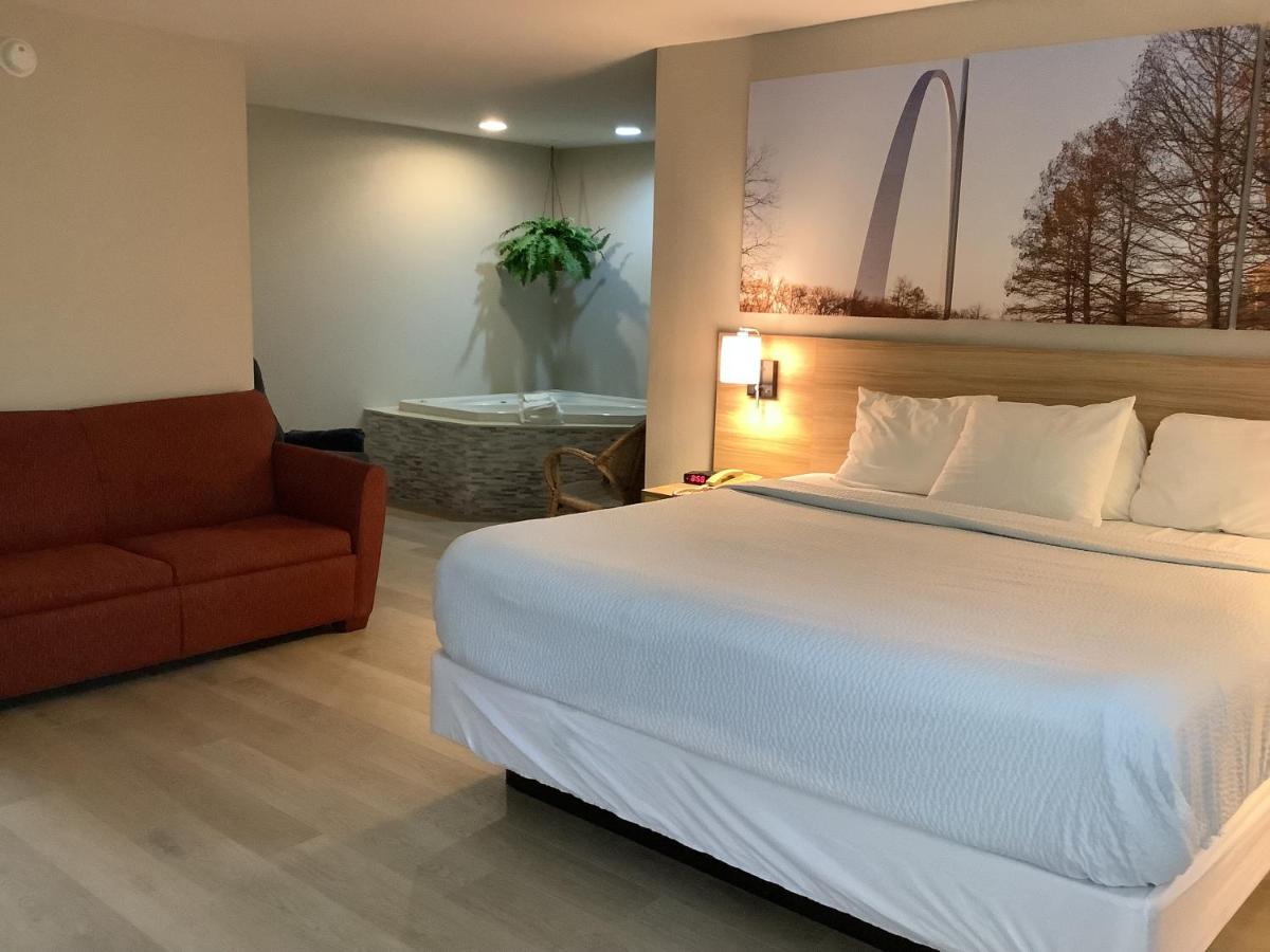 King Studio Suite - Non-Smoking at Days Inn by Wyndham Kingdom City