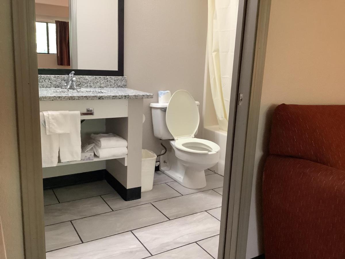 Deluxe Double Room with Two Double Beds - Non-Smoking at Days Inn by Wyndham Kingdom City