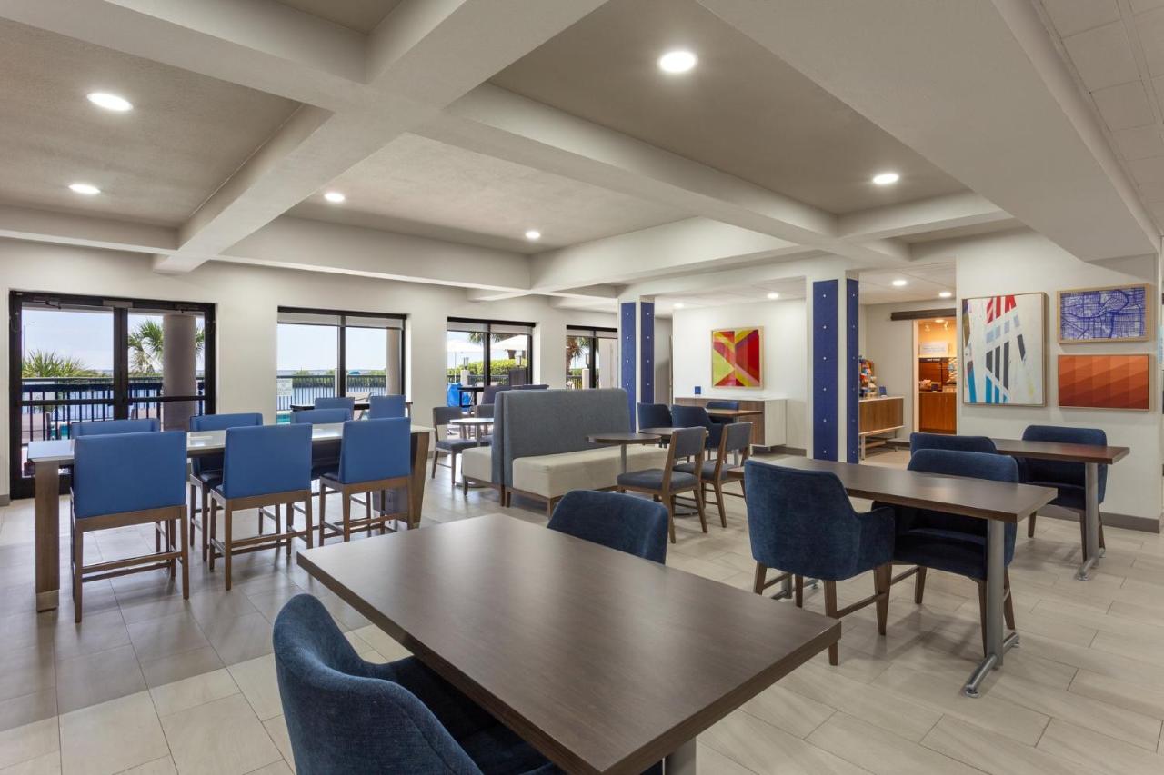 | Holiday Inn Express Hotel & Suites Tampa-Rocky Point Island, an IHG Hotel