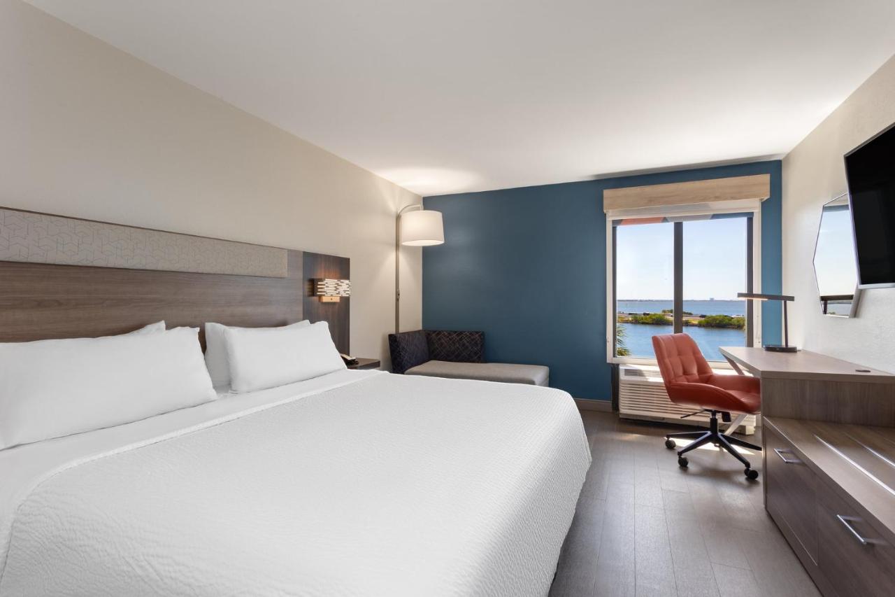 | Holiday Inn Express Hotel & Suites Tampa-Rocky Point Island, an IHG Hotel