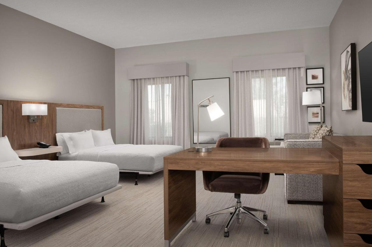 | Hampton Inn & Suites Paso Robles