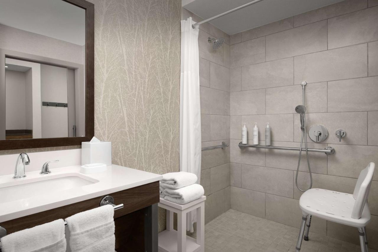 | Hampton Inn & Suites Paso Robles