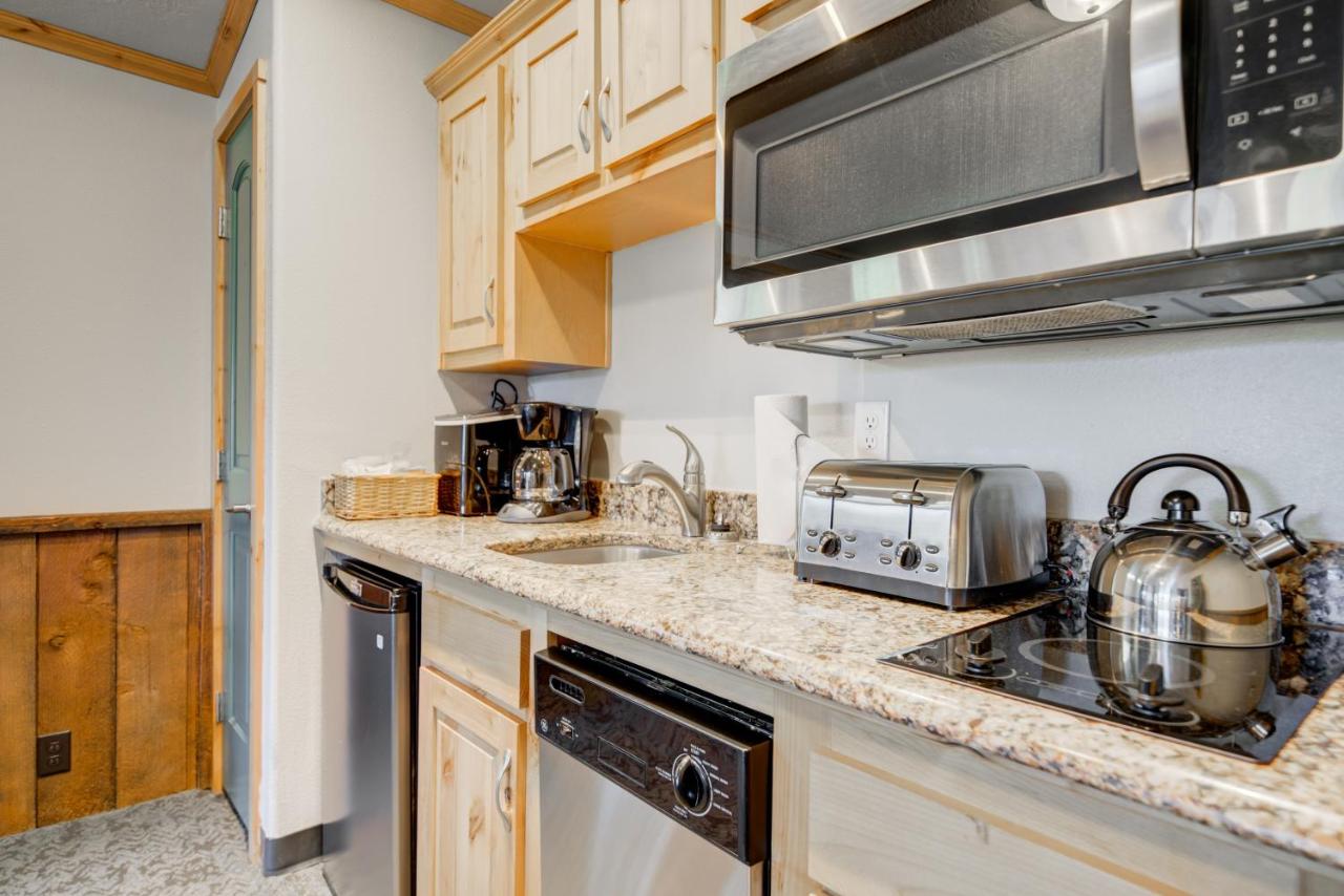 2 Queen Beds with Kitchenette at Explorer Cabins At Yellowstone