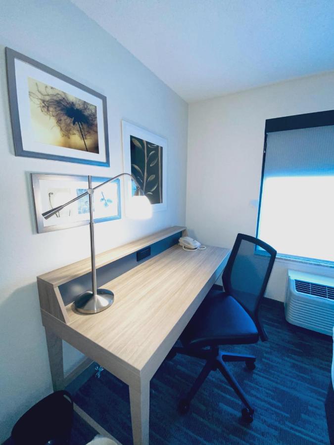 King Studio Suite at Country Inn & Suites by Radisson, Lake George (Queensbury), NY