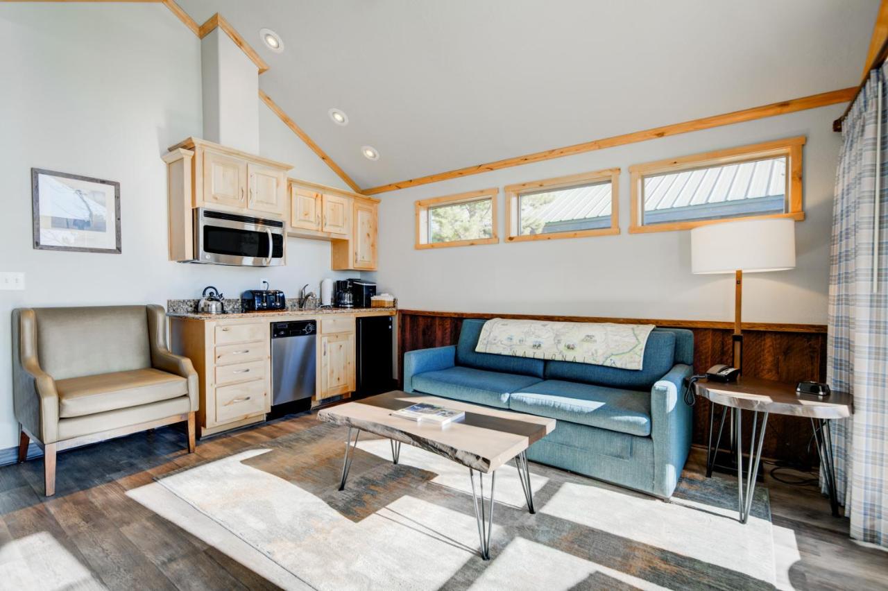 Two Bedroom Cottage at Explorer Cabins At Yellowstone
