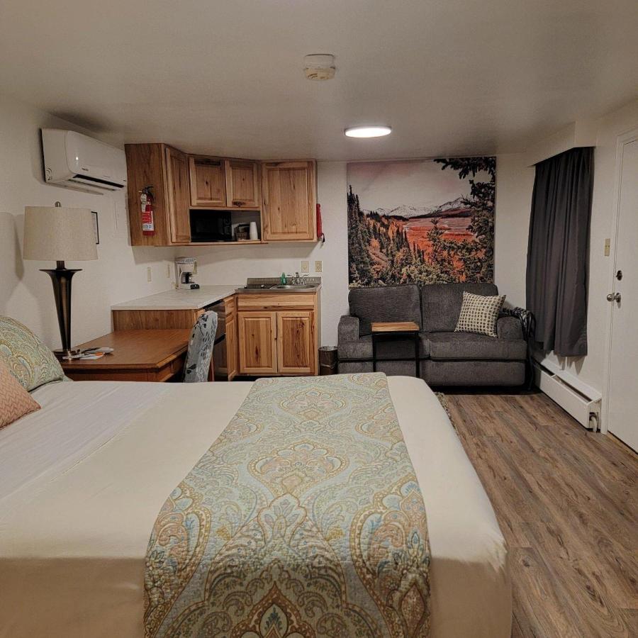 | Alaska Country Inn