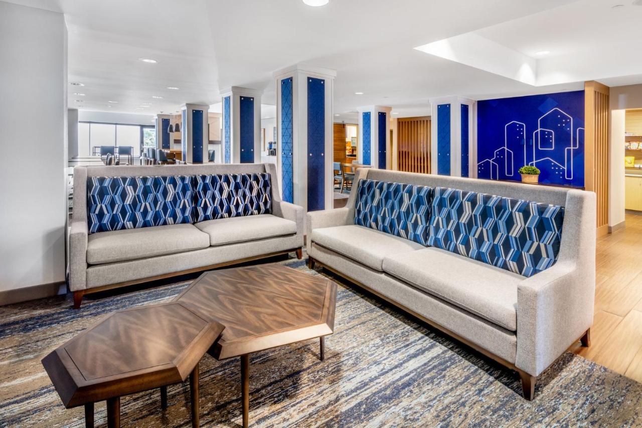 | Holiday Inn Express & Suites Colorado Springs First & Main, an IHG Hotel
