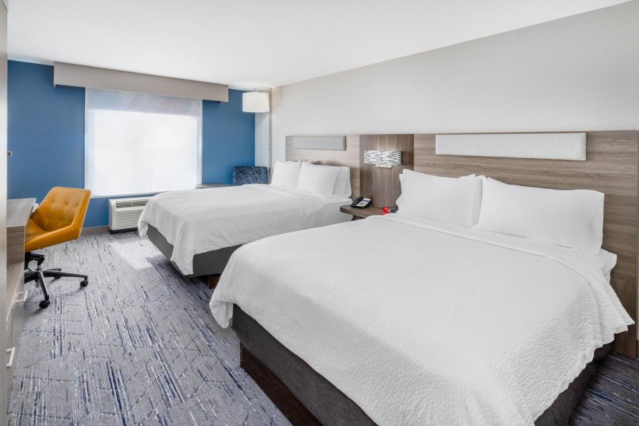 | Holiday Inn Express & Suites Colorado Springs First & Main, an IHG Hotel