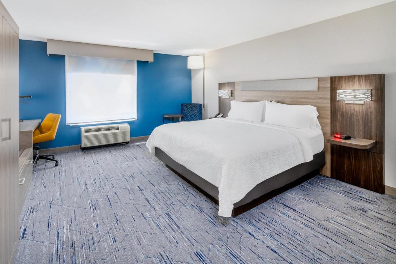  | Holiday Inn Express & Suites Colorado Springs First & Main, an IHG Hotel