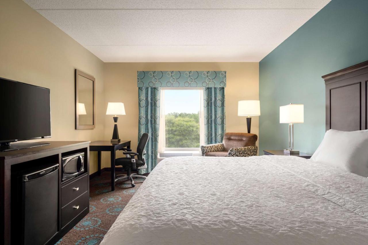 King Room - Non-Smoking at Hampton Inn & Suites Bluffton-Sun City