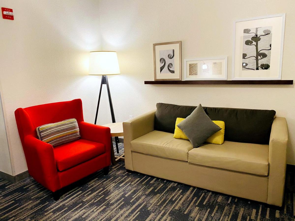 | Country Inn & Suites by Radisson Lake George