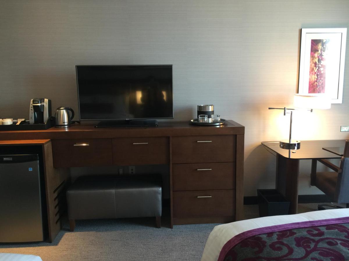 Deluxe Queen Room with Two Queen Beds at Parkwest Bicycle Casino