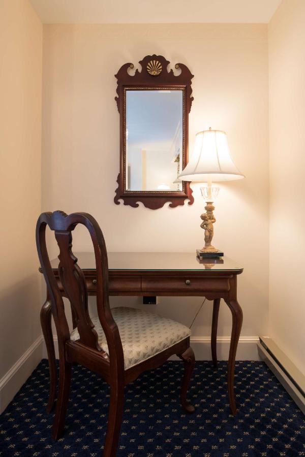 | Bluenose Inn - Bar Harbor Hotel