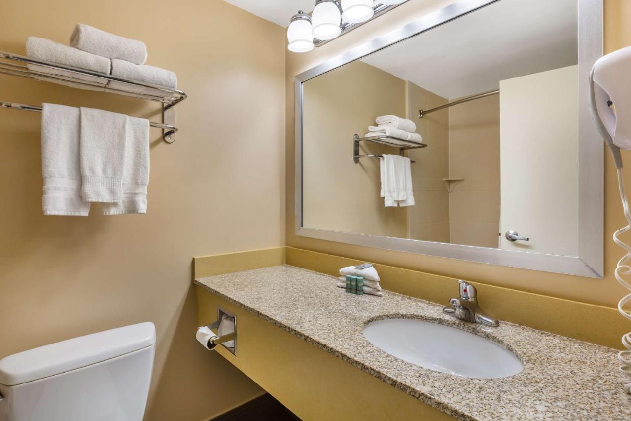 | Best Western Braintree Inn