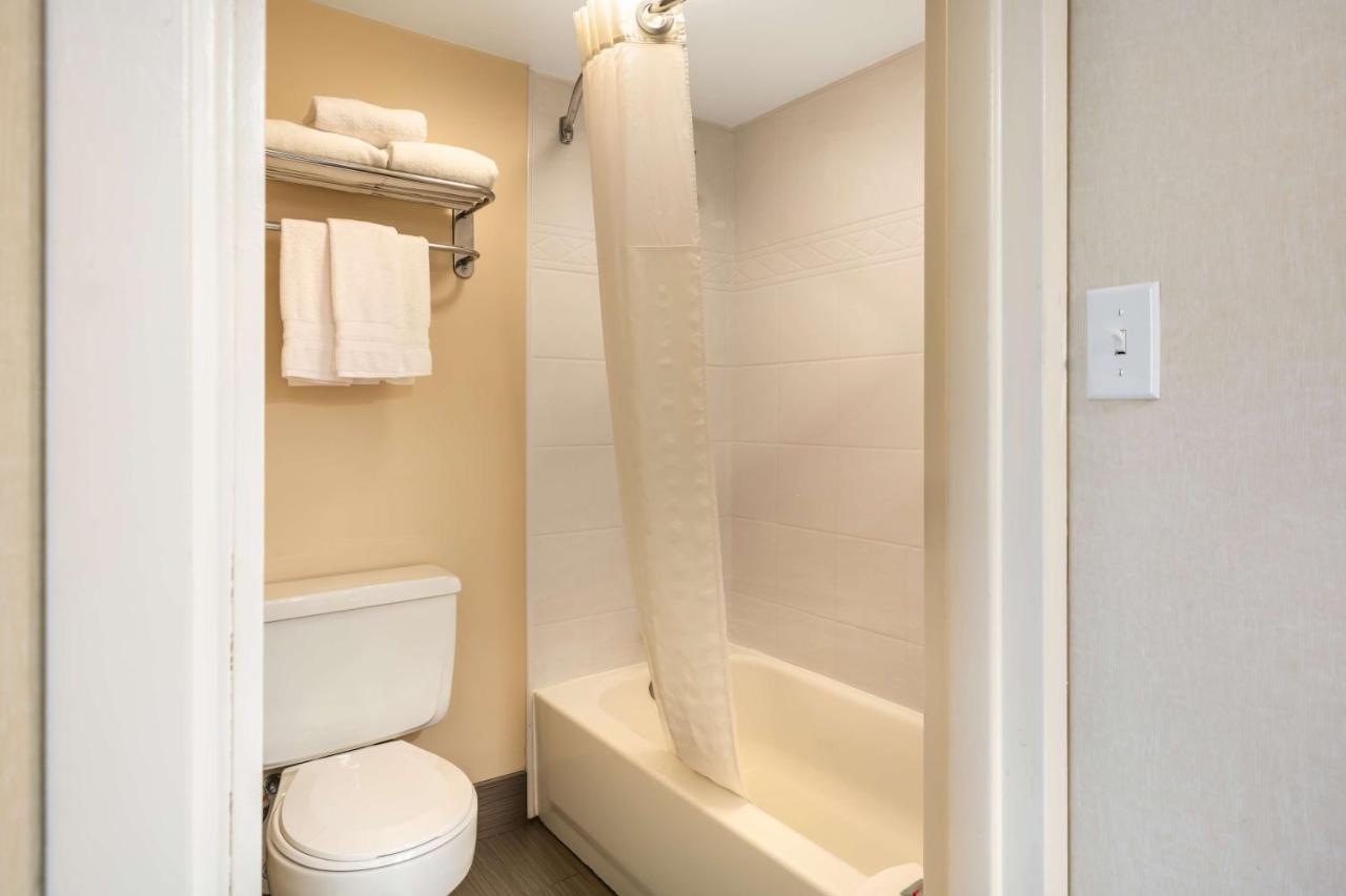 King Suite at Best Western Braintree Inn