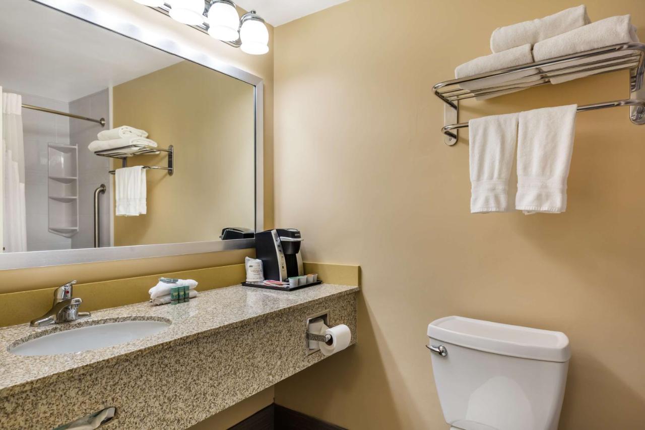 King Suite at Best Western Braintree Inn