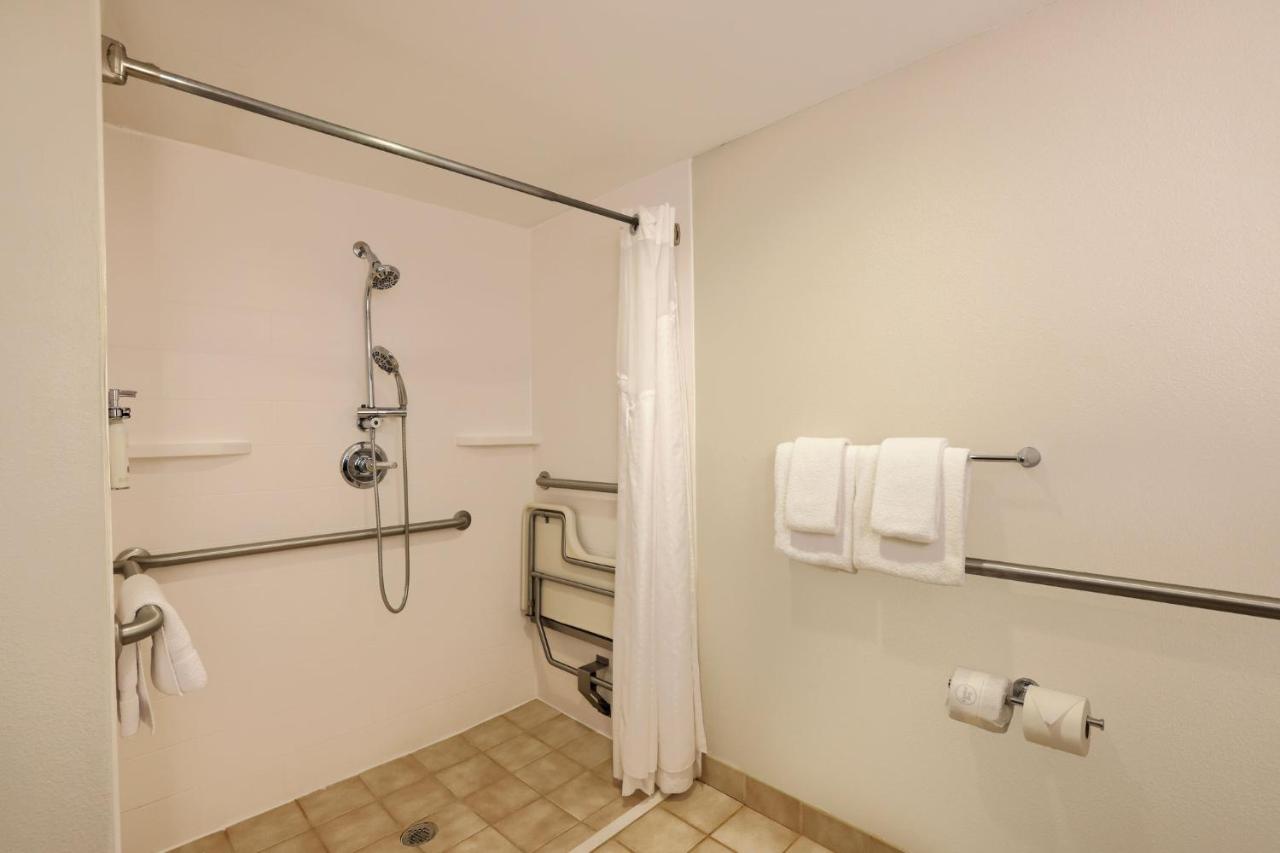 | Holiday Inn Express & Suites Raleigh North - Wake Forest, an IHG Hotel